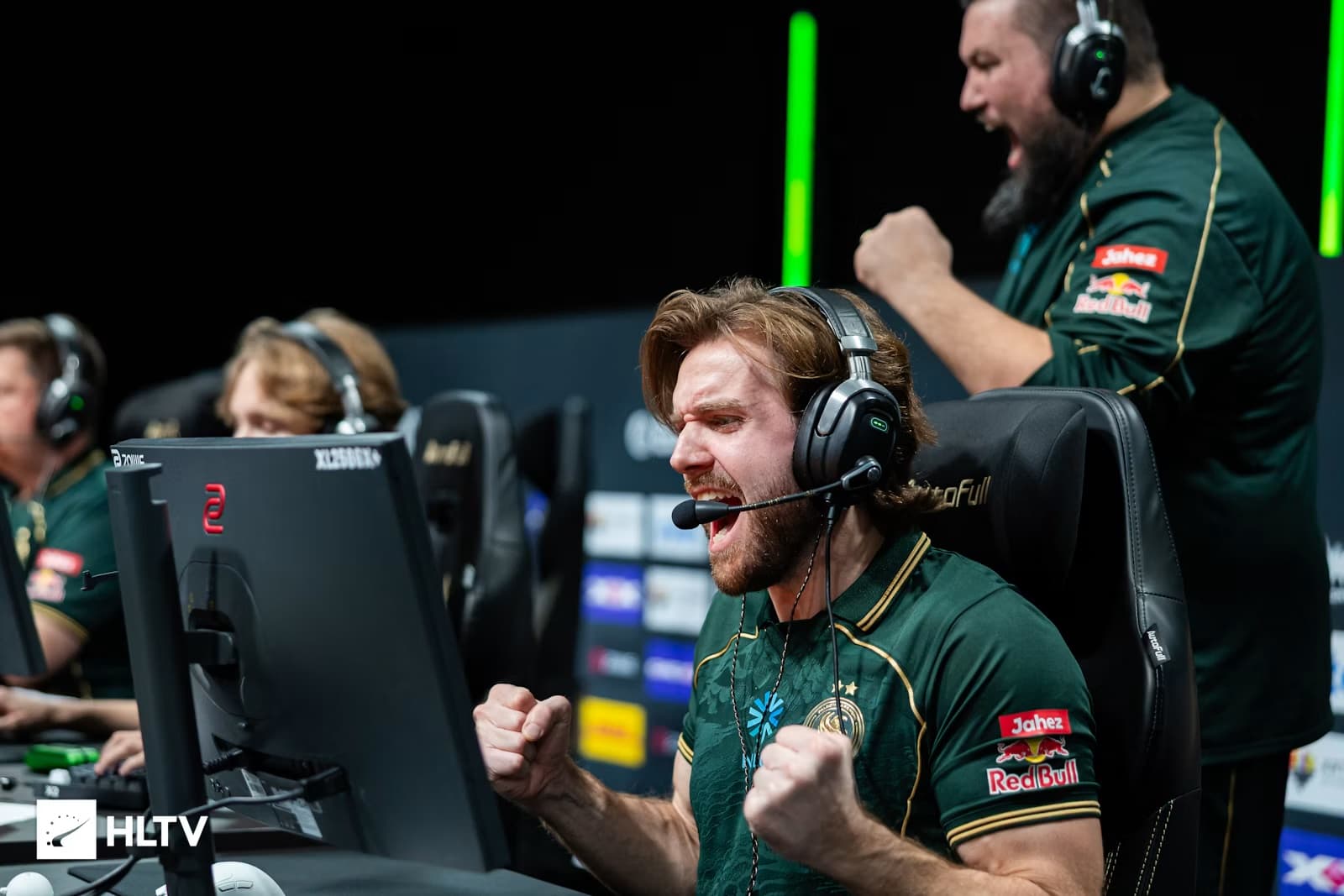 Falcons outlast NAVI to secure ESL Pro League playoff berth